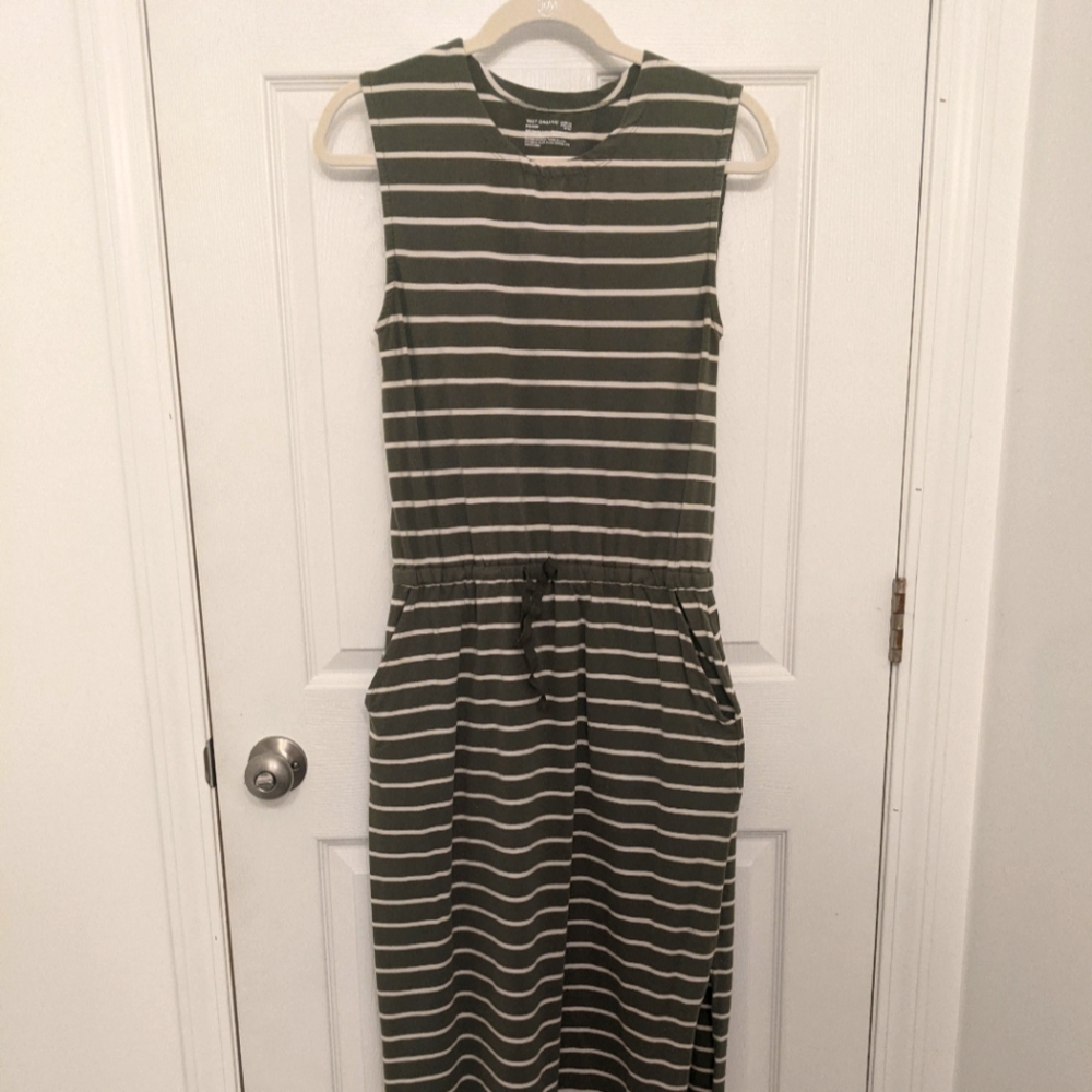 Pact Organic sleeveless olive green long dress medium